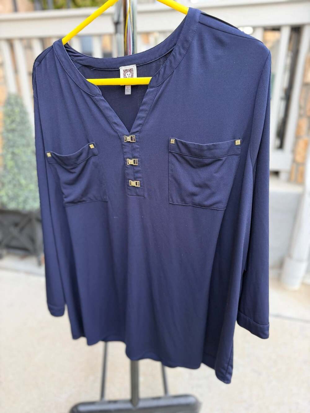 Jones New York Navy Blue V-Neck Tunic Blouse with Gold Hardware Accent Size 3X